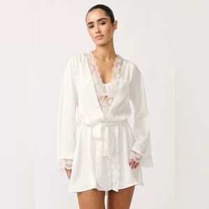Kat the Label Sidney Robe — Ivory